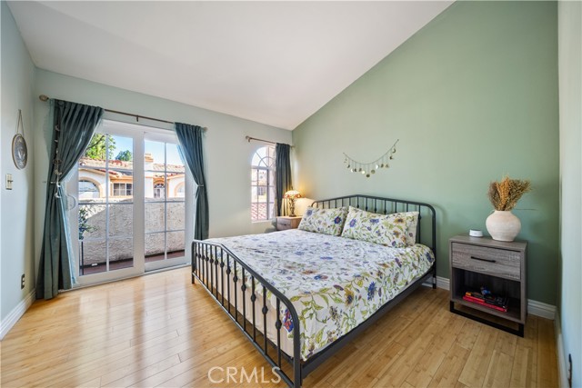 Detail Gallery Image 28 of 47 For 19950 Sherman Way Unit a a,  Winnetka,  CA 91306 - 3 Beds | 4 Baths