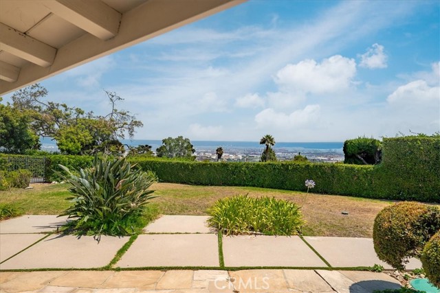 27846 Palos Verdes E Drive, Rancho Palos Verdes CA: https://media.crmls.org/medias/e3f3ac33-5815-493c-b05a-698deb28090a.jpg