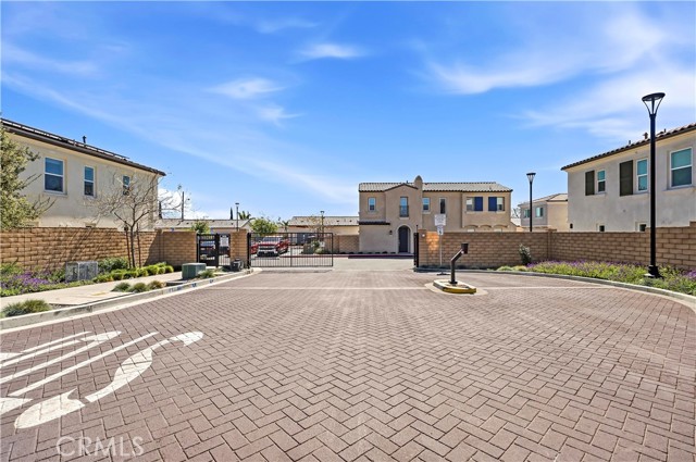 Detail Gallery Image 26 of 34 For 335 Carson Ct, Rialto,  CA 92376 - 3 Beds | 2/1 Baths