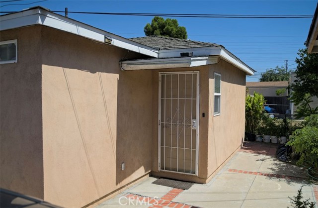 5726 1/2 Rocket Street, Lakewood CA: https://media.crmls.org/medias/e3f54be9-835c-4822-aea5-9e2dbced0066.jpg