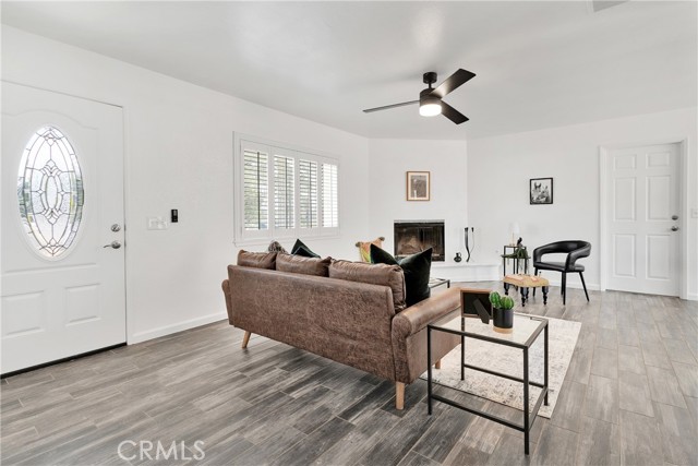 Detail Gallery Image 5 of 36 For 22331 Ramona Ave, Apple Valley,  CA 92307 - 3 Beds | 2 Baths