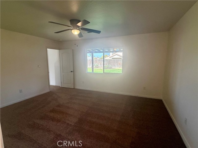 Detail Gallery Image 9 of 19 For 10918 Thunder Falls Ave, Bakersfield,  CA 93312 - 3 Beds | 2 Baths