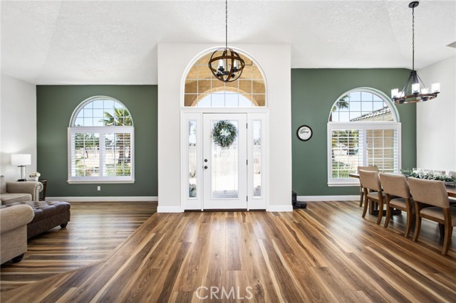 Detail Gallery Image 11 of 72 For 10978 El Centro Rd, Oak Hills,  CA 92344 - 4 Beds | 3 Baths