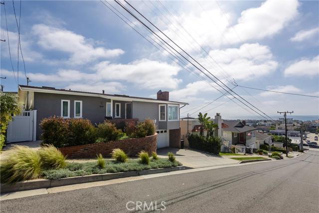 920 8th Place, Hermosa Beach, California 90254, 3 Bedrooms Bedrooms, ,3 BathroomsBathrooms,Residential,Sold,8th,SB16063927