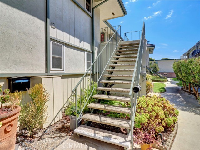 22627 Nadine Circle, Torrance CA: https://media.crmls.org/medias/e3f5e5e0-75a9-47dd-806a-029b23783dce.jpg