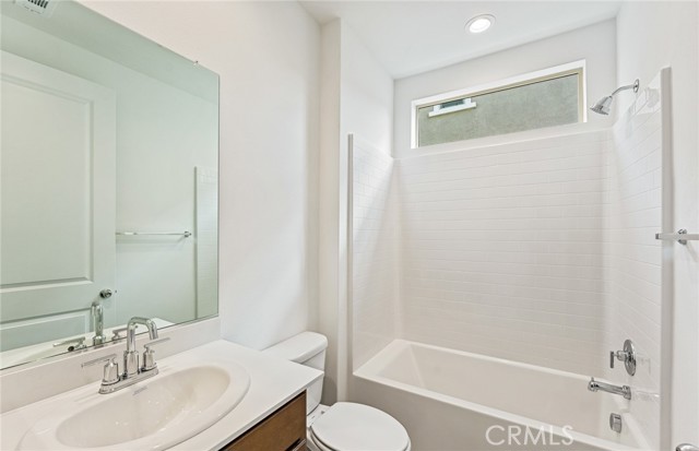 Detail Gallery Image 22 of 43 For 3909 Hudson Ln, Lake Elsinore,  CA 92530 - 6 Beds | 5 Baths