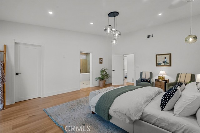 24201 Caris Street, Woodland Hills CA: https://media.crmls.org/medias/e3f6c8d2-432b-48c1-bf4d-29343cbdd987.jpg