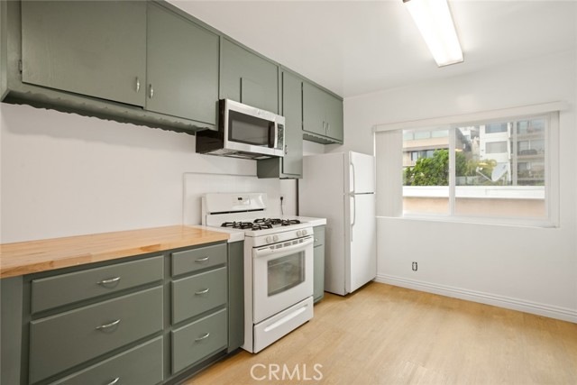 740 W 27th Street, San Pedro CA: https://media.crmls.org/medias/e3f71e31-235a-4cdd-b0ef-1281b8fd1fd6.jpg