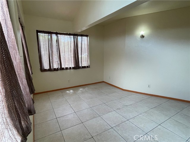 Detail Gallery Image 5 of 13 For 1349 Walnut Ave, Long Beach,  CA 90813 - 2 Beds | 2 Baths