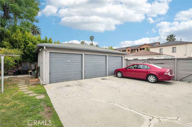 494 Almond Avenue, Long Beach CA: https://media.crmls.org/medias/e3f79a45-7adb-4471-ae48-7f878d8d3bd2.jpg