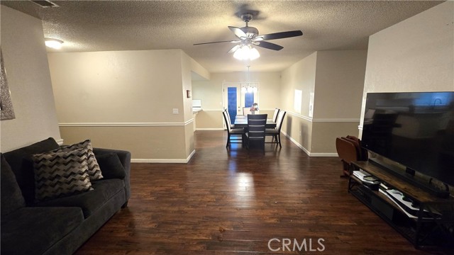 Detail Gallery Image 7 of 27 For 155 N Haney Ave, Reedley,  CA 93654 - 3 Beds | 2 Baths