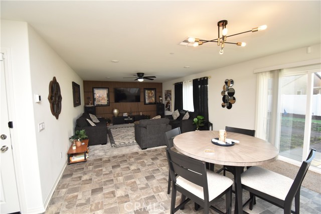Detail Gallery Image 6 of 21 For 5280 Coyote St, Hemet,  CA 92545 - 4 Beds | 3 Baths
