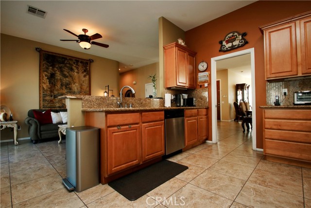 Detail Gallery Image 18 of 52 For 31540 Avenida Del Padre, Cathedral City,  CA 92234 - 4 Beds | 2/1 Baths