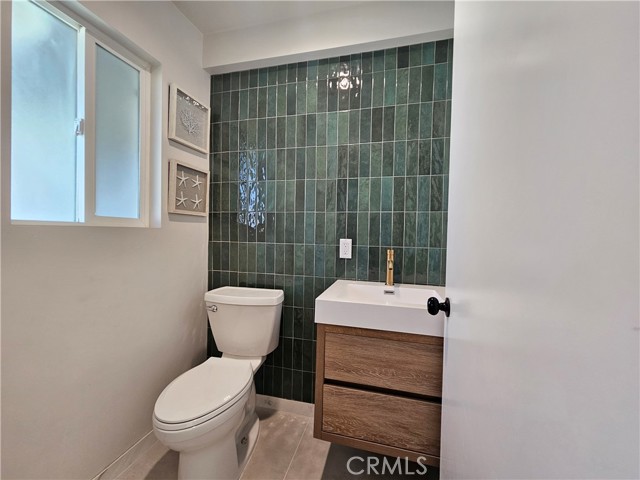 Detail Gallery Image 12 of 26 For 17530 Tuba St, Northridge,  CA 91325 - 4 Beds | 2/1 Baths