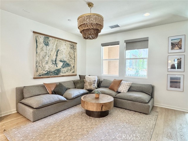 Detail Gallery Image 3 of 6 For 85 Hideaway Loop, Mission Viejo,  CA 92691 - 4 Beds | 2/1 Baths