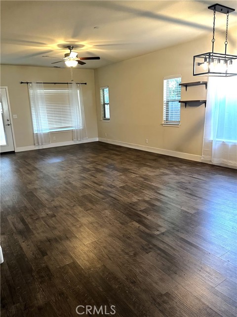 16 Petaluma Court, Chico CA: https://media.crmls.org/medias/e3fad620-13d7-4b4f-9546-e7d45dad7abf.jpg