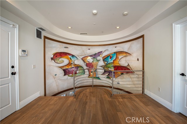 Detail Gallery Image 6 of 42 For 6432 Weidlake Dr, Los Angeles,  CA 90068 - 4 Beds | 3/1 Baths