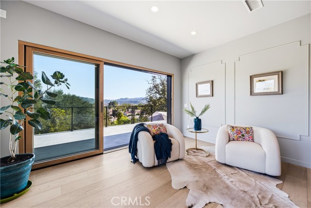 976 Ranch House, Westlake Village CA: https://media.crmls.org/medias/e3fb59ae-f89a-4629-9c96-15b0ed7c7b38.jpg