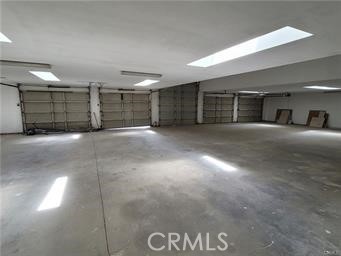 https://media.crmls.org/medias/e3fb8092-1ac5-41c7-811b-5d0bb448cd48.jpg?preset=X-Large