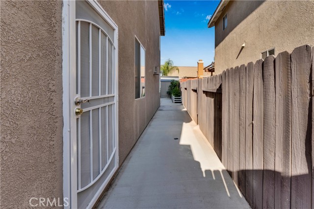 1335 Exeter Court, San Jacinto CA: https://media.crmls.org/medias/e3fbe125-39db-440a-8057-48bc40233321.jpg
