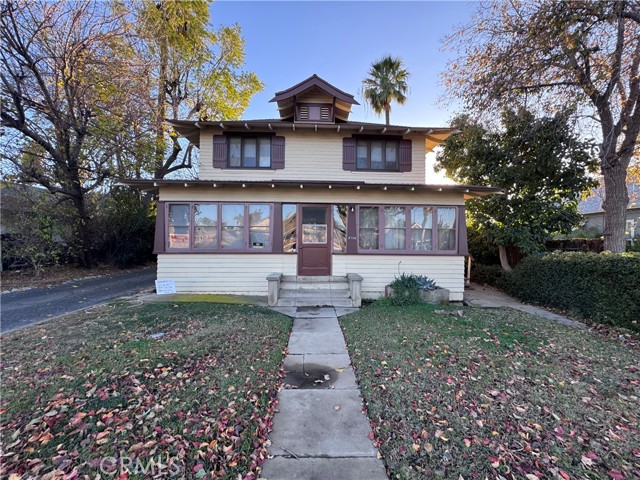 2726 5th Street, Riverside CA: https://media.crmls.org/medias/e3fbeaf2-da8f-4b2a-b10f-39c49b508c75.jpg