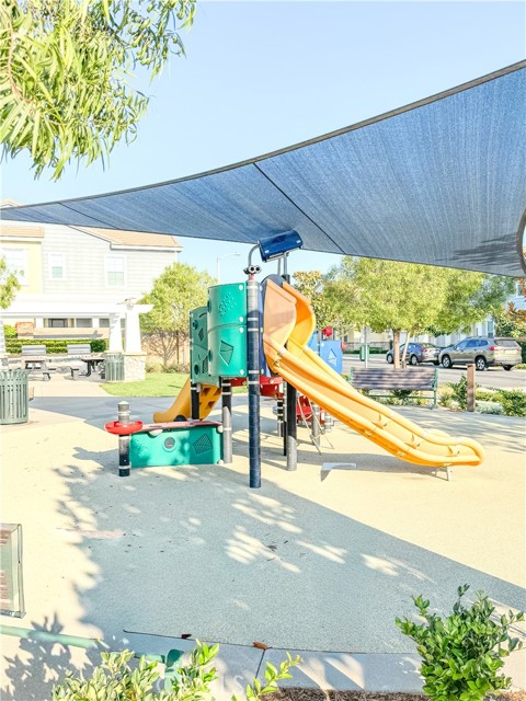 Detail Gallery Image 21 of 26 For 1906 Apple Tree Pl, Upland,  CA 91784 - 4 Beds | 3 Baths