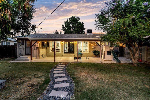 Detail Gallery Image 30 of 36 For 10923 Haskell Ave, Granada Hills,  CA 91344 - 3 Beds | 2 Baths