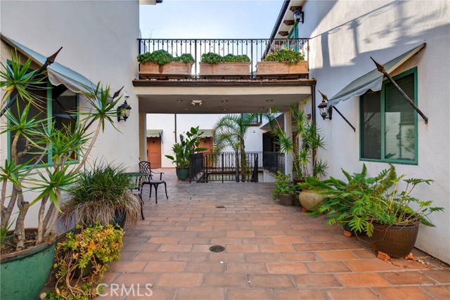Detail Gallery Image 6 of 69 For 4301 Los Feliz #12,  Los Angeles,  CA 90027 - 2 Beds | 3 Baths