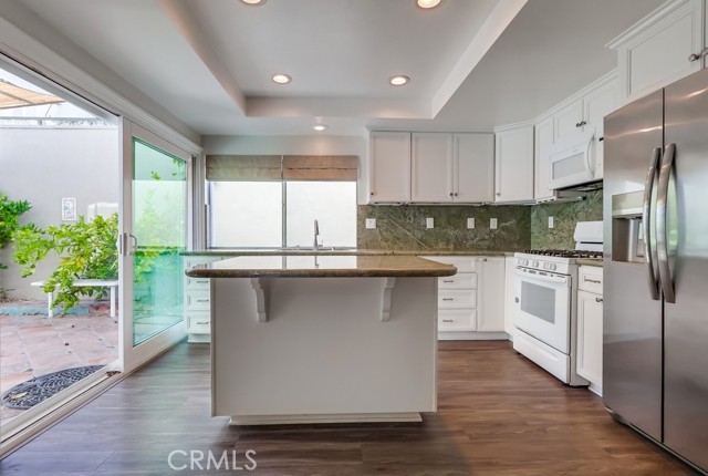 Detail Gallery Image 19 of 75 For 7030 Seawind Drive, Long Beach,  CA 90803 - 4 Beds | 3 Baths