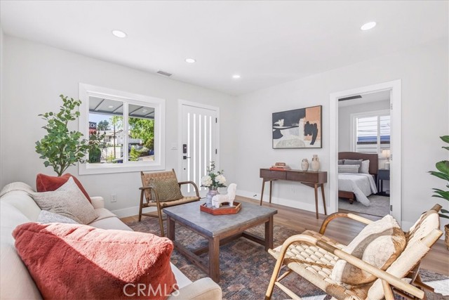 1254 Sanborn Avenue, Los Angeles CA: https://media.crmls.org/medias/e3fd7171-b000-4c13-958b-2fbad7e5c135.jpg