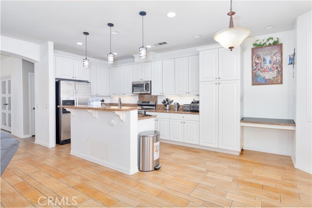 Detail Gallery Image 17 of 34 For 6654 N Ofelia, San Bernardino,  CA 92407 - 4 Beds | 2 Baths