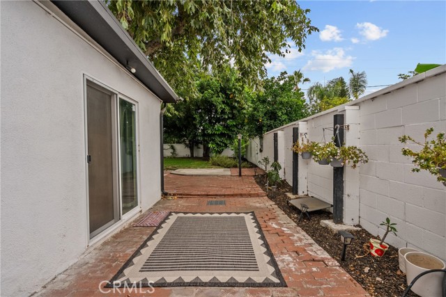 13817 Bromwich Street, Arleta CA: https://media.crmls.org/medias/e3fe97ab-2e71-4feb-ab25-bdaa2c5ec23e.jpg