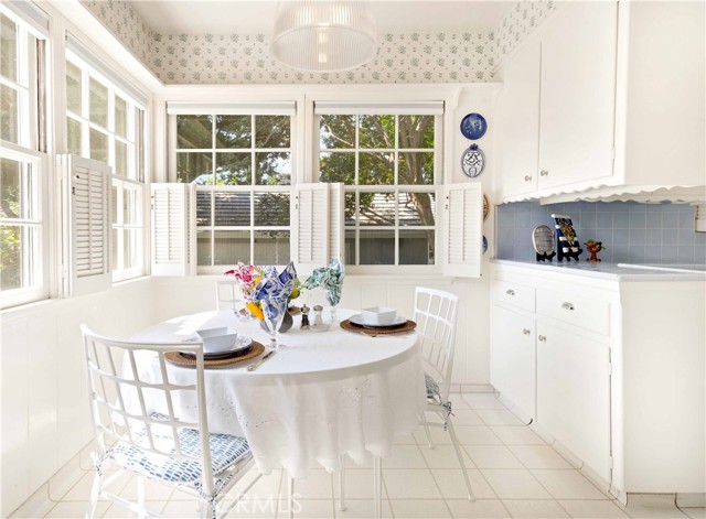 408 Oxford Drive, Arcadia CA: https://media.crmls.org/medias/e3fef64a-366a-4bc9-a049-36dca9587c55.jpg