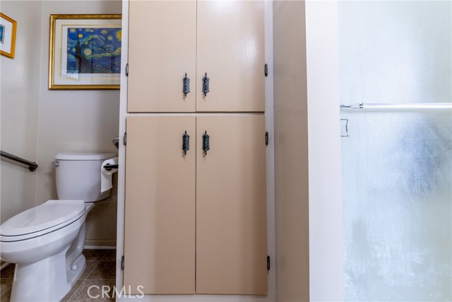 4899 Glenwood Drive, Riverside CA: https://media.crmls.org/medias/e4003113-e7ef-41dd-a12a-3a7ab2257331.jpg
