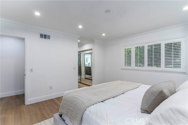 22608 Crespi Street, Woodland Hills CA: https://media.crmls.org/medias/e4008a89-f6fe-461e-b0aa-996b943057fd.jpg