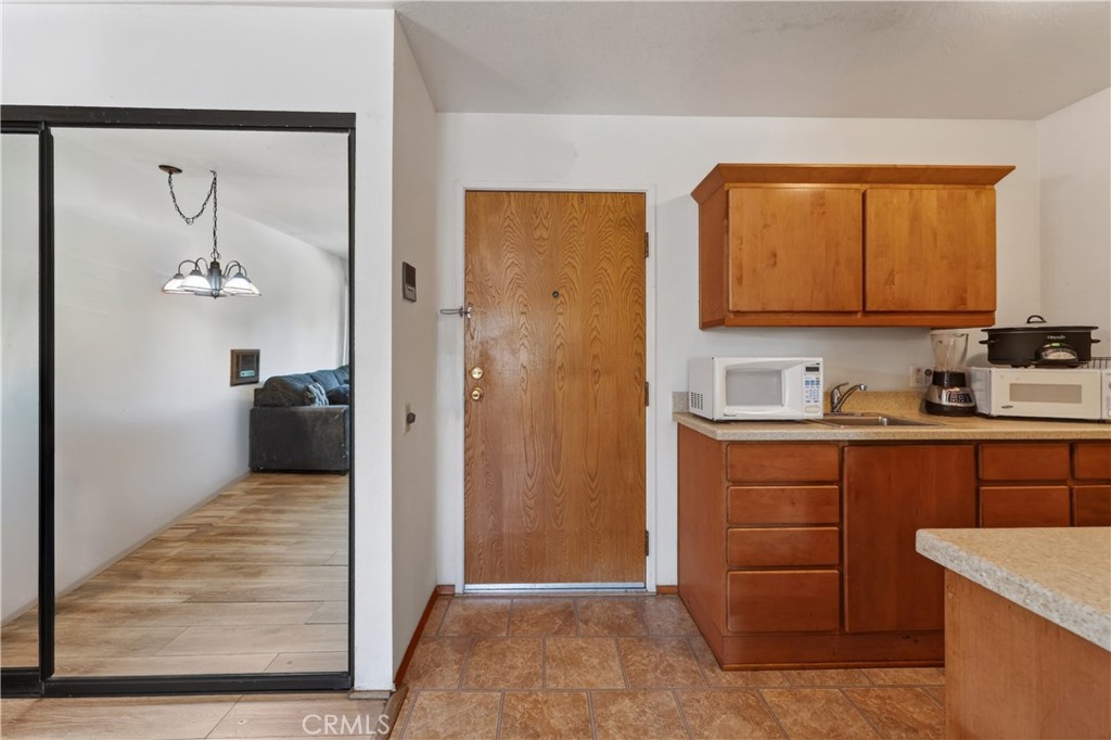 6650 Amherst - photo 12