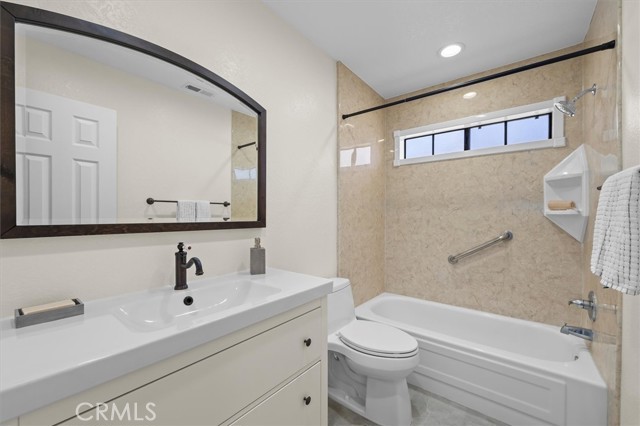 2740 Gramercy Avenue, Torrance CA: https://media.crmls.org/medias/e40157ae-756a-4064-a485-a5e24da83e2a.jpg