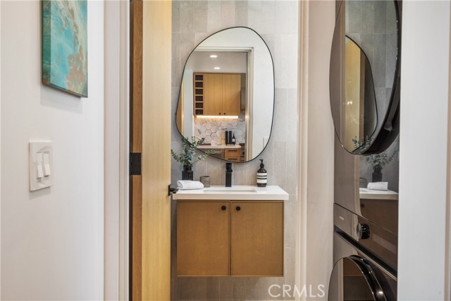 Detail Gallery Image 15 of 64 For 521 1/2 Iris Ave, Corona Del Mar,  CA 92625 - 2 Beds | 2/1 Baths