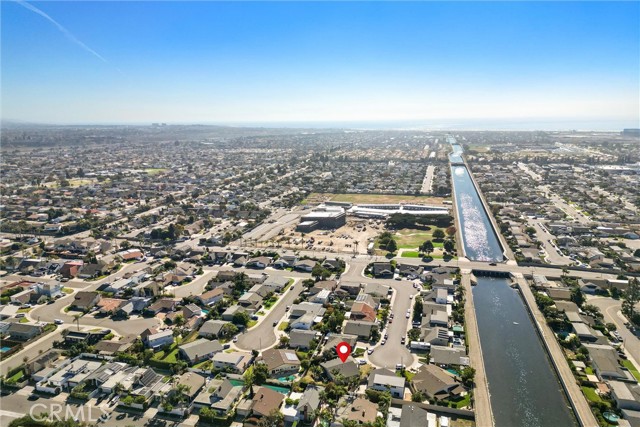 Detail Gallery Image 7 of 10 For 20372 Mooncrest Cir, Huntington Beach,  CA 92646 - 4 Beds | 2 Baths