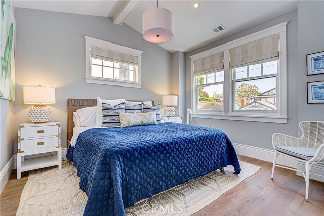 Detail Gallery Image 24 of 35 For 569 33rd, Manhattan Beach,  CA 90266 - 6 Beds | 5/1 Baths