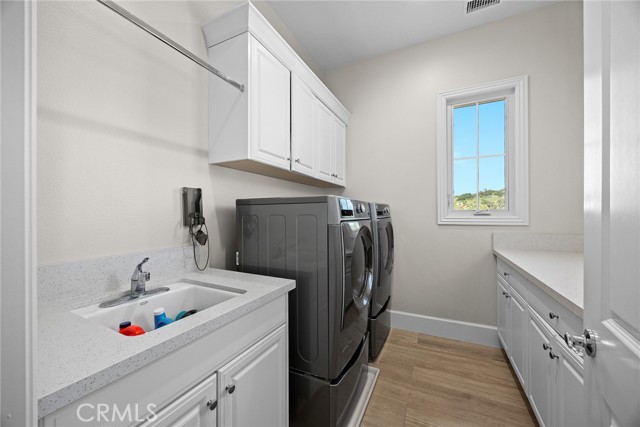 Detail Gallery Image 40 of 62 For 107 Clear Falls, Irvine,  CA 92602 - 5 Beds | 5/1 Baths