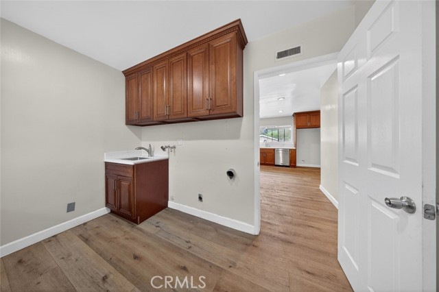 Detail Gallery Image 17 of 41 For 10346 Siesta Dr, Sunland,  CA 91040 - 2 Beds | 3 Baths