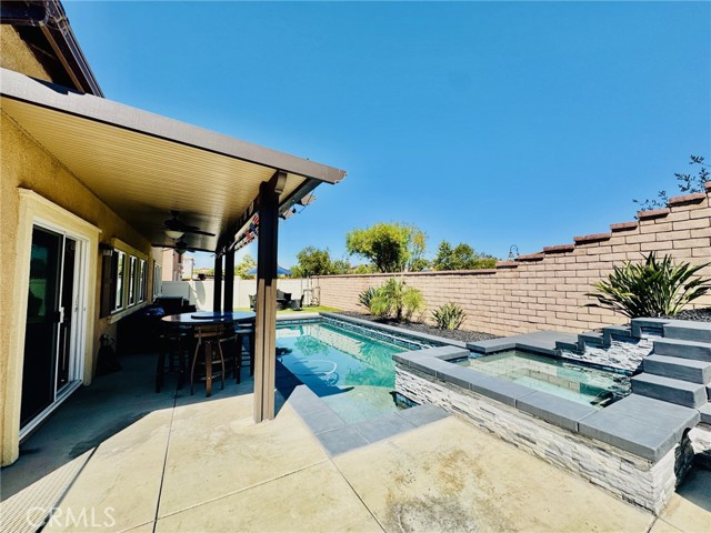 24802 Sandy Trail Place, Menifee CA: https://media.crmls.org/medias/e407e37d-66ba-47d7-a496-a6983abe9d50.jpg
