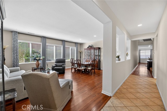 Detail Gallery Image 6 of 67 For 32797 Secretariat Ct, Menifee,  CA 92584 - 5 Beds | 4 Baths