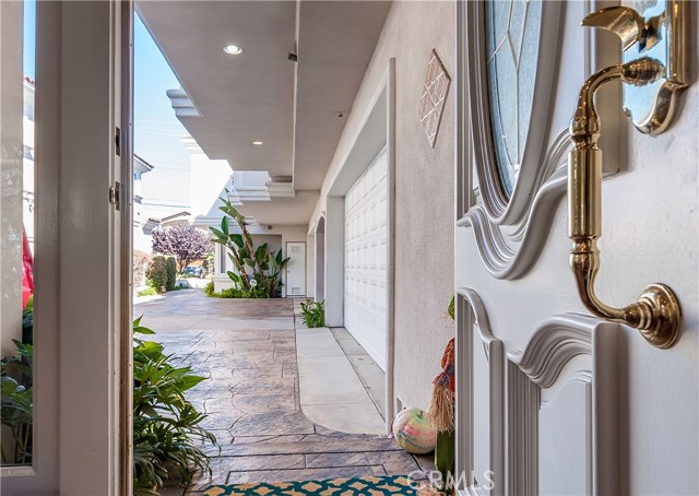 1910 Nelson Avenue, Redondo Beach, California 90278, 4 Bedrooms Bedrooms, ,3 BathroomsBathrooms,Residential,Sold,Nelson,SB17243163