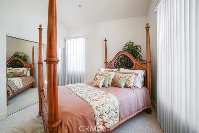 Detail Gallery Image 24 of 32 For 14343 Burbank Bld #301,  Sherman Oaks,  CA 91401 - 3 Beds | 2 Baths