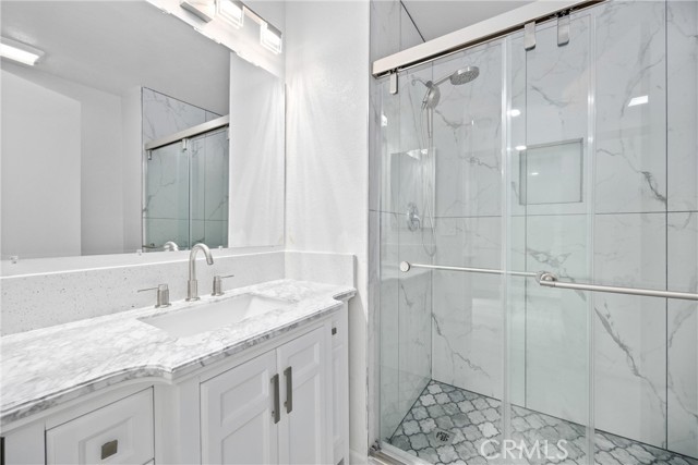 Detail Gallery Image 18 of 21 For 114 10th #C,  Huntington Beach,  CA 92648 - 2 Beds | 2 Baths