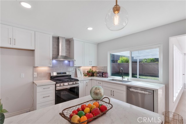 Detail Gallery Image 14 of 38 For 1736 E Oakridge, West Covina,  CA 91792 - 3 Beds | 2/1 Baths