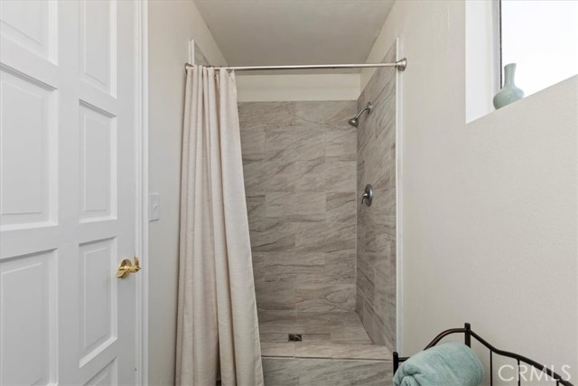 20061 Lounsberry Road, Perris CA: https://media.crmls.org/medias/e40aee33-85f5-49fa-9c50-8e83ee8548a5.jpg