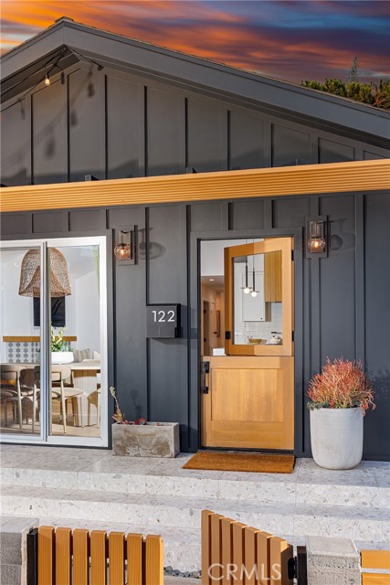 Detail Gallery Image 5 of 33 For 122 E Bay Ave, Newport Beach,  CA 92661 - 2 Beds | 1 Baths